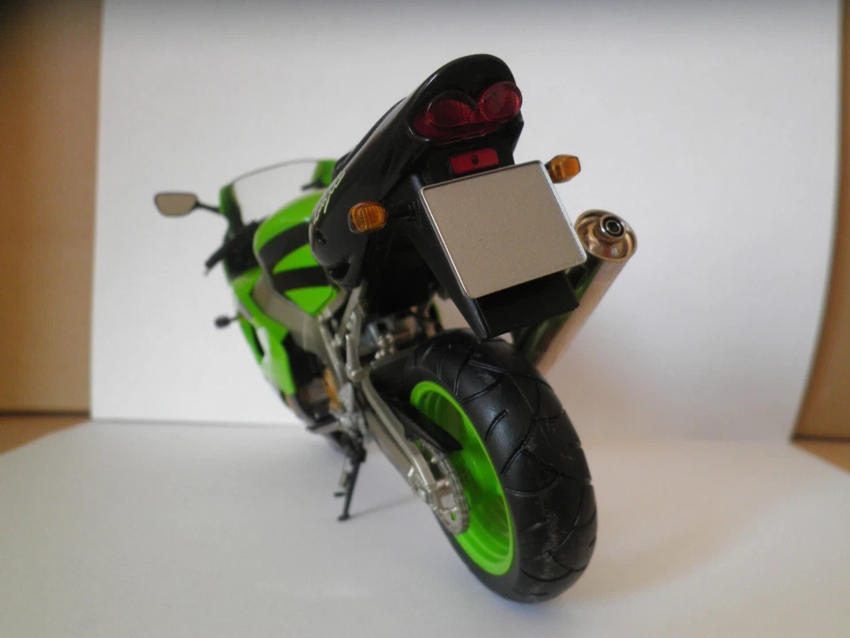 1/12 MINICHAMPS KAWASAKI ZX-9R - Photo 4/4