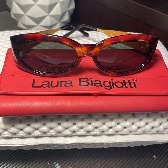 Vintage Laura Biagiotti designer sunglasse Made In Italy Laura Biagiotti P2017 3 L – Vintage Frames Company main image 4