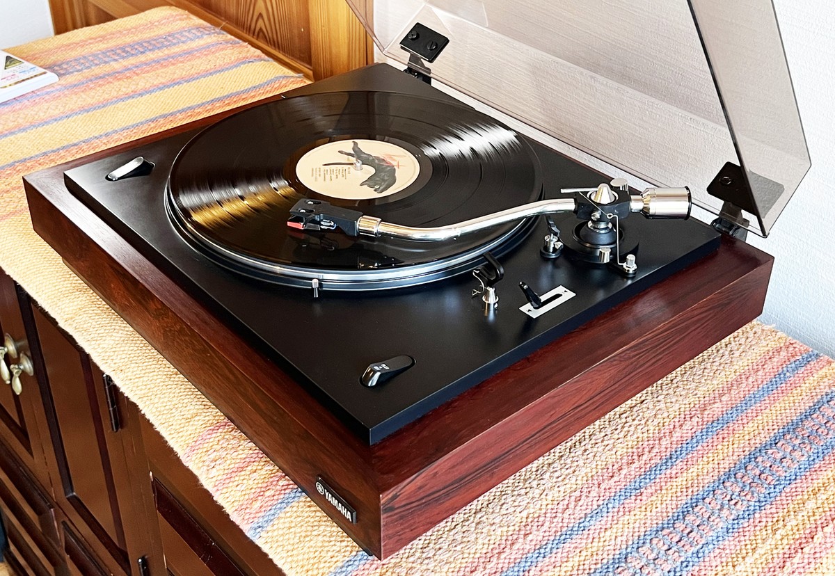 Yamaha YP-700 Belt Drive Record Player Already Maintained Yamaha YP-700 Belt Drive Record Player Already Maintained