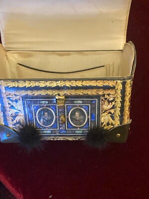 Sac à Main Vintage Années 60 En Vinyle Vert - Fermoir Tourniquet Doré, Doublure Beige, Unique, Designer Olympe De Corato, Occasion