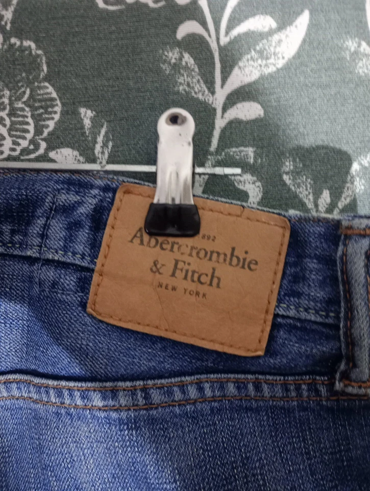 Mens Abercrombie And Fitch Blue Straight Jeans. W32 L32. Button Fly - Image 3 of 4