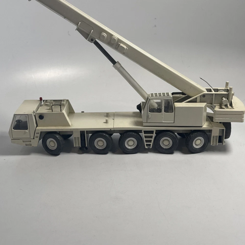 Diecast Construciton D12 Rus 5090 Krupp Crane Near Complete Clean See Pics Heavy - Image 2 of 4