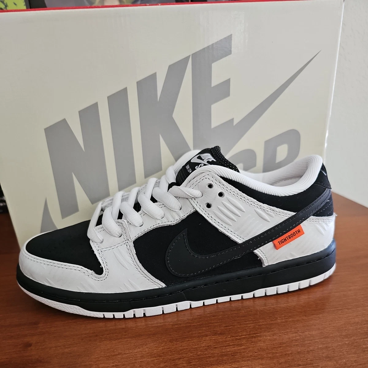 最安値NIKE×tight booth Dunk Low black/white TIGHTBOOTH × Nike SB Dunk Low Pro QS 