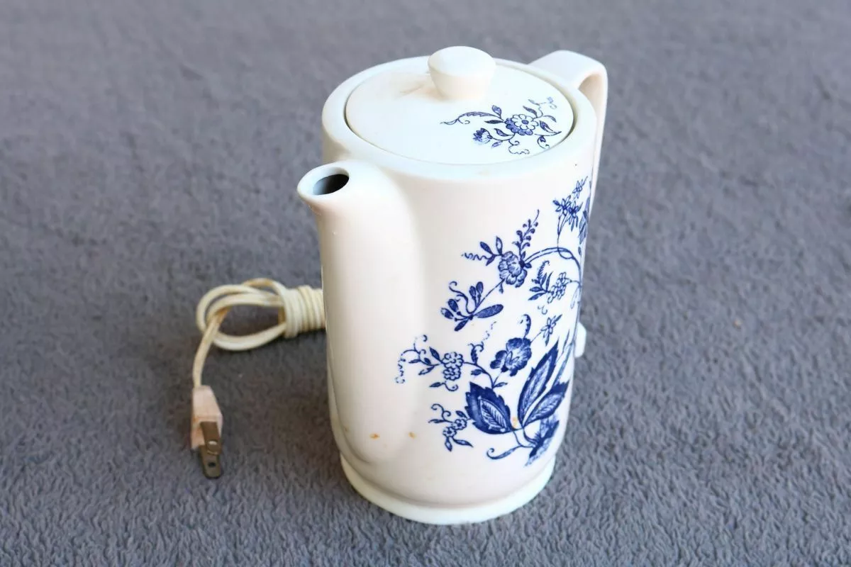 Instant Boiling Tea Water Blue White China Hot Water Pot Pictcher Old XH