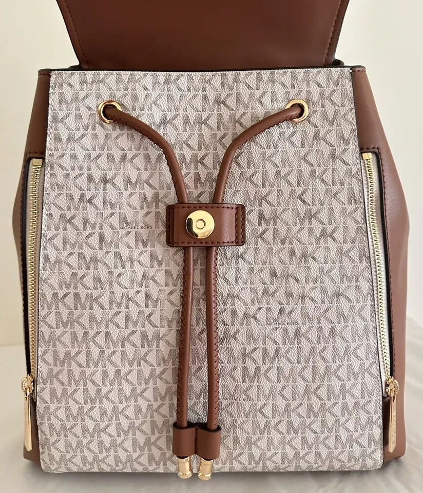 Michael Kors Phoebe Medium FLAP Drawstring Vanilla MK Travel  display picture 1