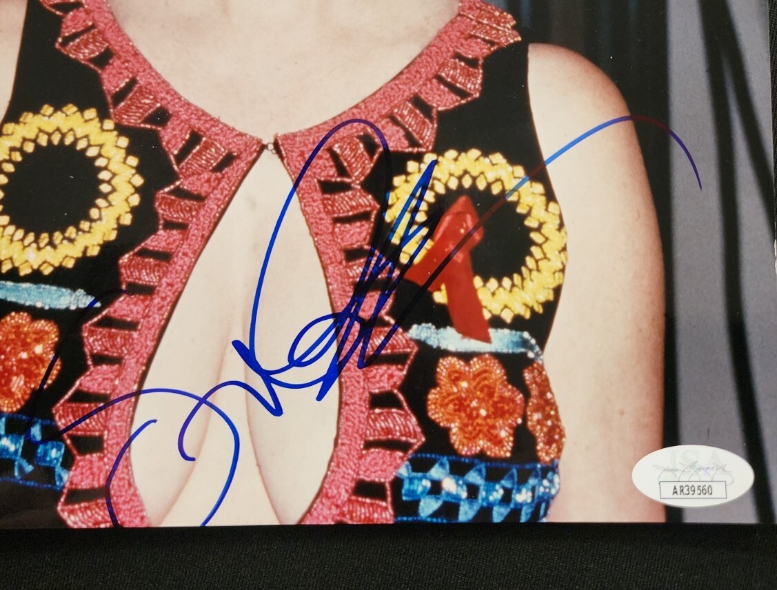 Susan Sarandon Signed Vintage 8x10 Legendary Actress Young JSA