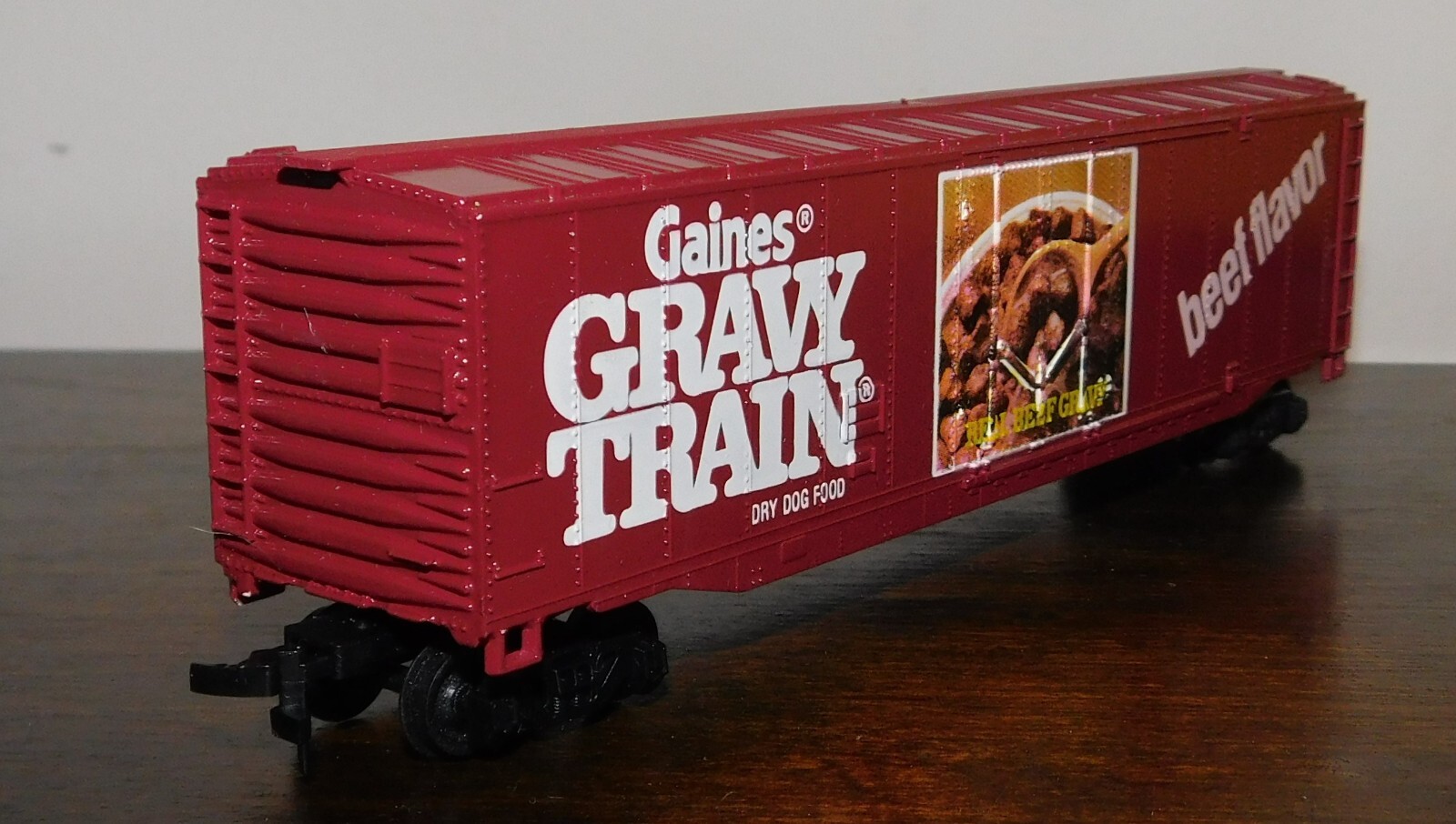 BACHMANN 50' Boxcar GAINES GRAVY TRAIN BEEF FLAVOR BILLBOARD IOB