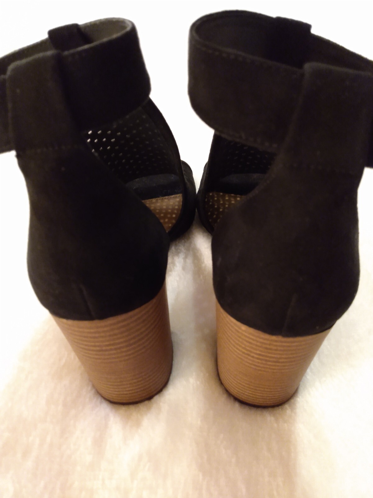 Universal Thread Women's Black Microsuede Ankle S… - image 7