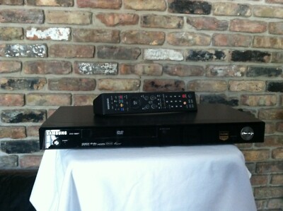 Samsung Full HD Digital Video Player Model 1080P7/XAA With Remote Control 