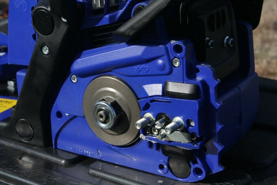 Holzfforma G255 Chainsaw 45.4 cc, 16" Bar with 2 Chains. Compatible