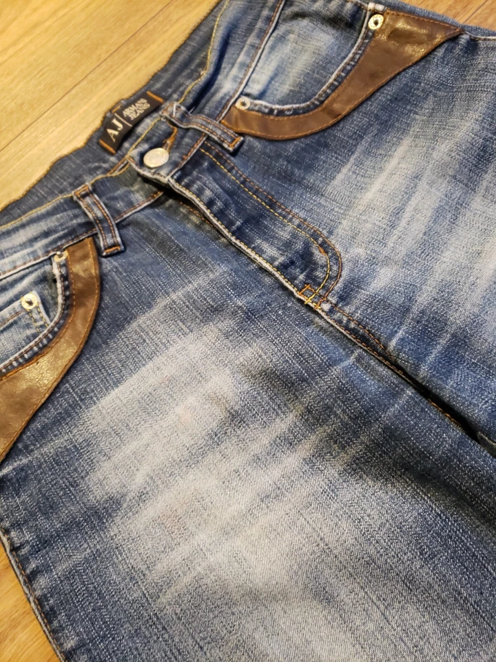 Armani Jeans para mujer 26x25 Azul Denim Lavado Medio Corte Bota Parche de Colección Años 90 Foto 4 de 4