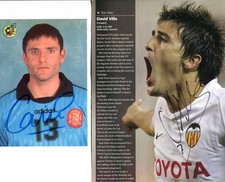 FOOTBALLER David Villa autographs, signed picture & promotion card