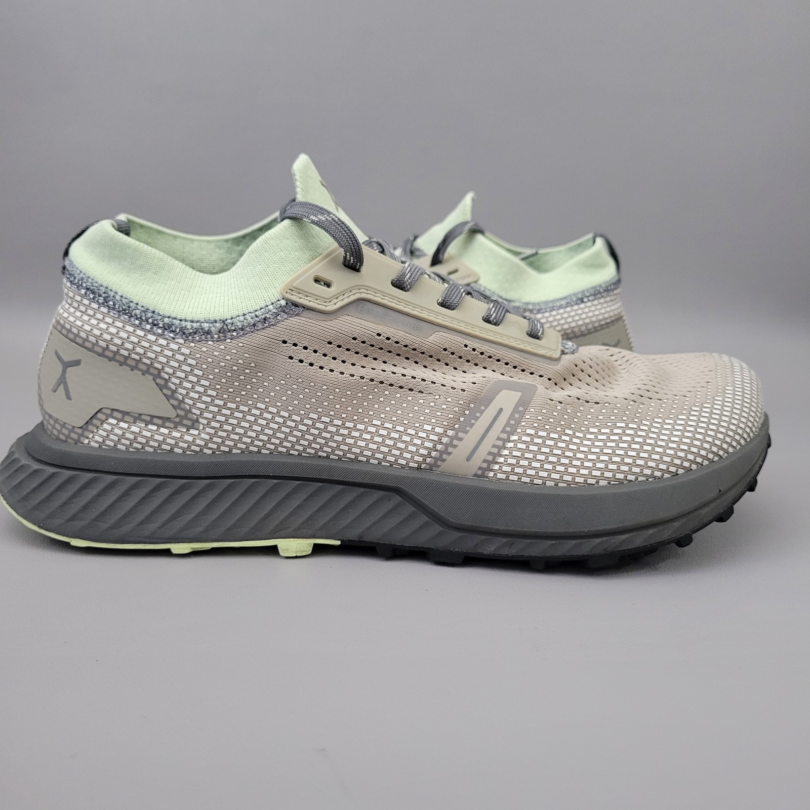 Flux Adapt Trail runner Men size 11 Gray Green Knit Running Sneakers Athletic