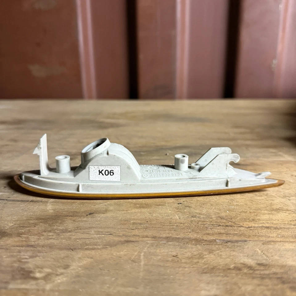 Lámpara de señalización lateral Mercedes-Benz - 221 820 01 21 - Se adapta a Mercedes S550 y S600 Foto 2 de 4