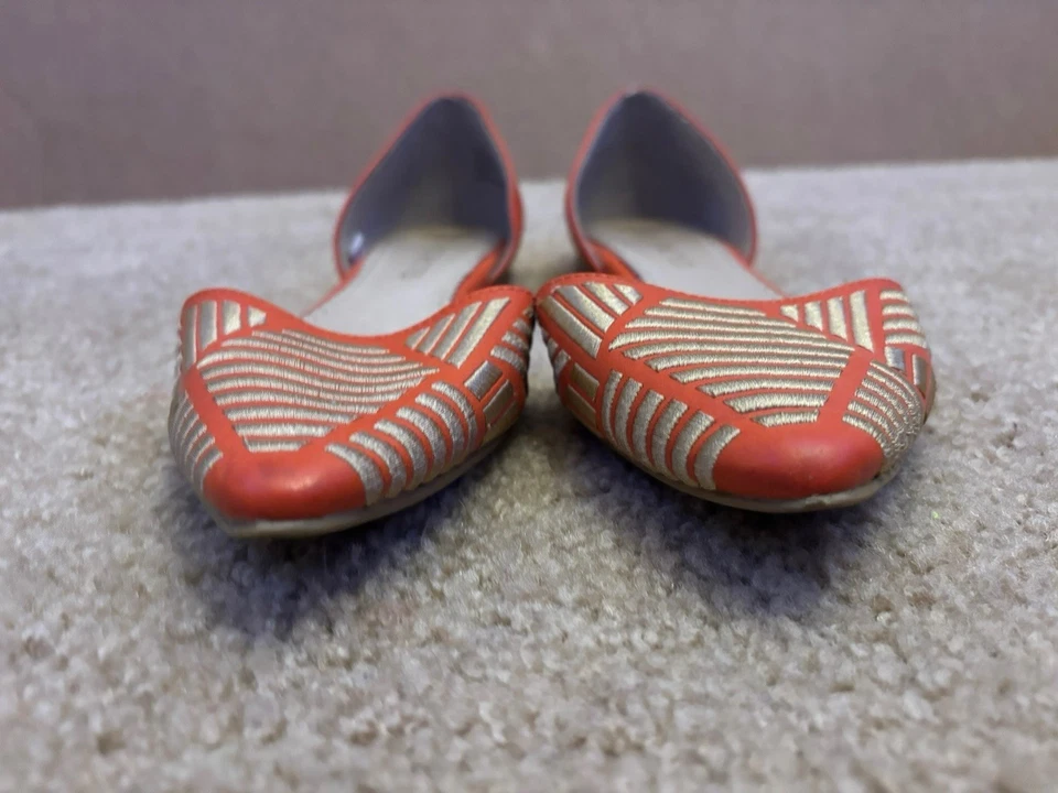 Zapatos planos sin cordones bordados con puntera puntiaguda restringidos para mujer naranja con dorado talla 6 Foto 2 de 4