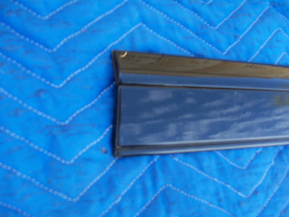 Guardabarros Eldorado 1999 lado izquierdo 1/4 moldura moldura negra fabricante original GM pieza Foto 4 de 4