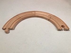 NEW SMALL CURVED WOOD TRACK - COMPATIBLE WITH THOMAS TRAINS - LOT OF 4 PIECES