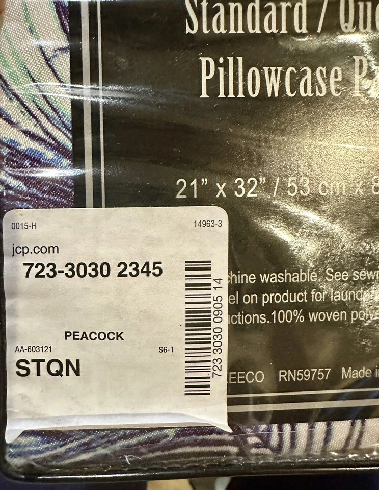 NEW IN PACKAGE QUEEN SATIN LUXURY PEACOCK WRINKLE FREE PILLOWCASES GEM COLORED - Image 3 of 4