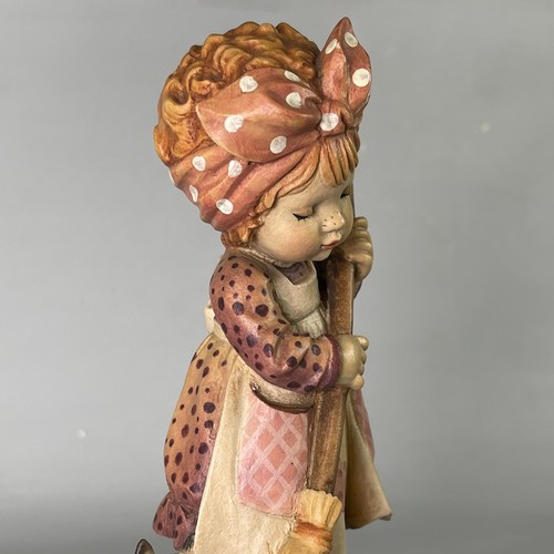 Anri "Sweeping" 6.5" Hand Carved Wood Figurine By Sarah Kay 739/4000 - Picture 11 of 15