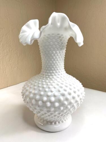 Jarrón Hobnail Grande Vintage Mediados de Siglo Fenton con Volantes Vidrio de Leche Blanco MCM - Imagen 2 de 8