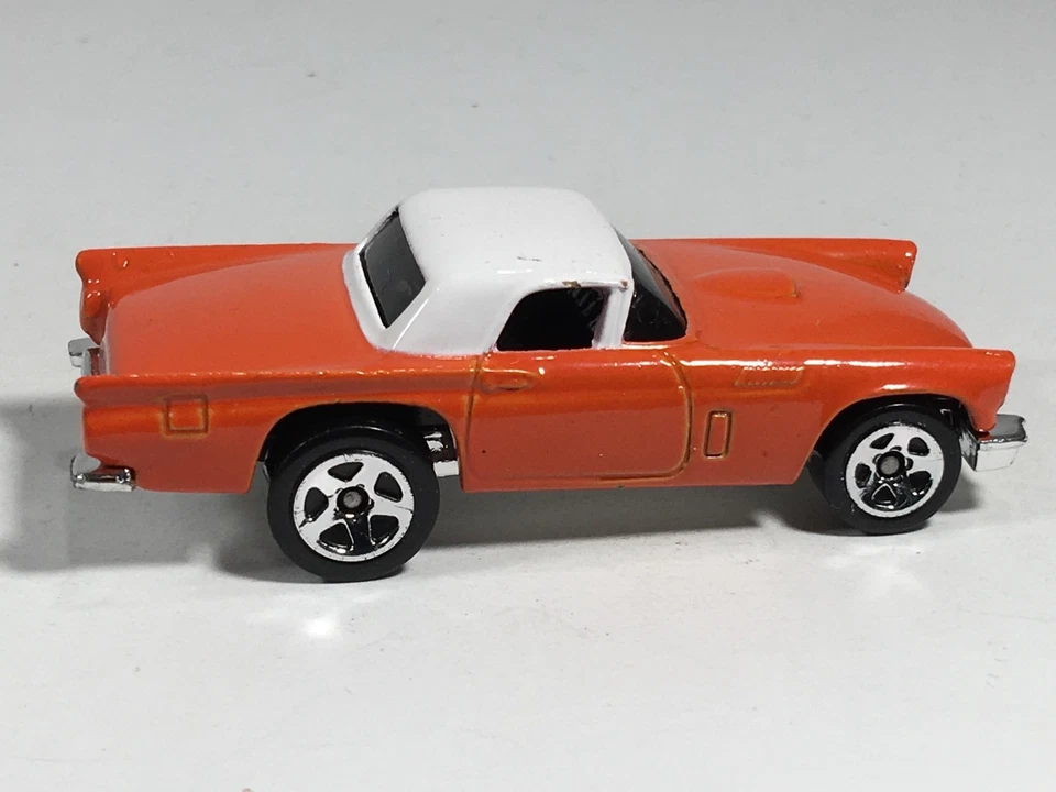 Hot Wheels 2008 '57 T-Bird Thunderbird naranja con techo blanco HW coches misteriosos Foto 2 de 4