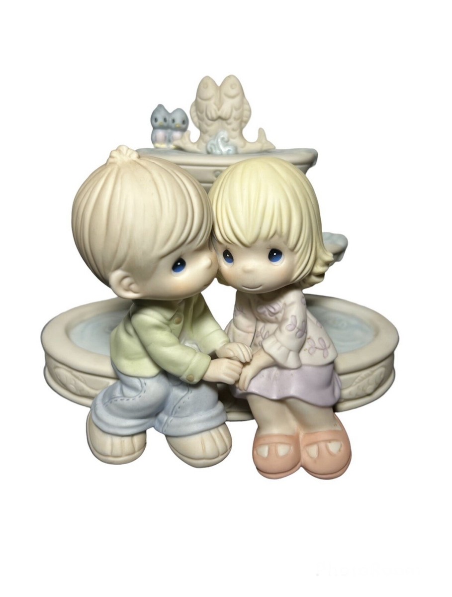 Precious Moments 830017 Love Is The Fountain Of Life 399/5000
