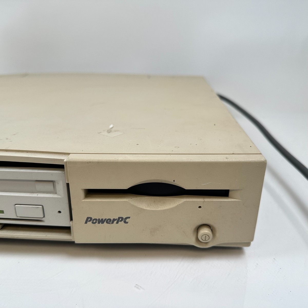 Macデスクトップ Re-packaging 20-Inch 2006 iMac parts into a wooden box case - Low