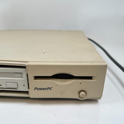 Vintage Apple Desktop Power Macintosh Performa 6116cd M1596 for