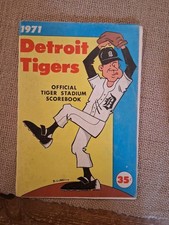 Vintage 1971 Detroit Tigers Official Tiger Stadium Baseball Scorebook Magazine