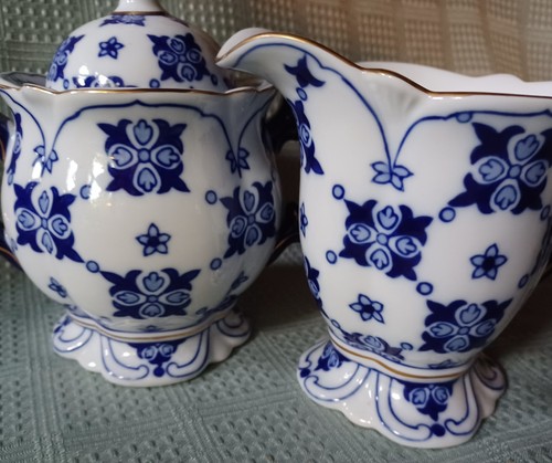Trapunta Bombay Zuccheriera e Creamer modello piedi blu e bianco con bordo oro anni 90 - Foto 12 di 18