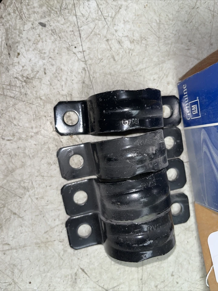 Abrazadera aisladora de eje estabilizador suspensión GM Chevy S10 334671 D974 nuevo de fábrica Foto 3 de 4
