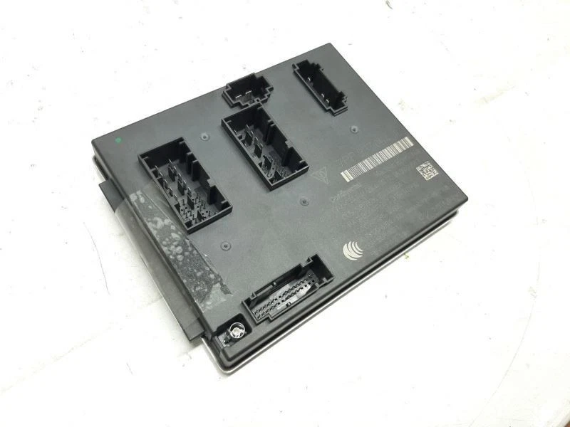 Porsche Macan 2016 módulo de control de carrocería delantera 7PP907064JL Foto 2 de 4