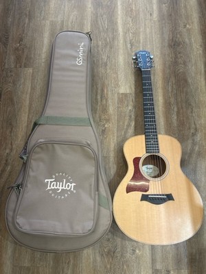 TAYLOR GUITARS GS MINI (SBL015390)