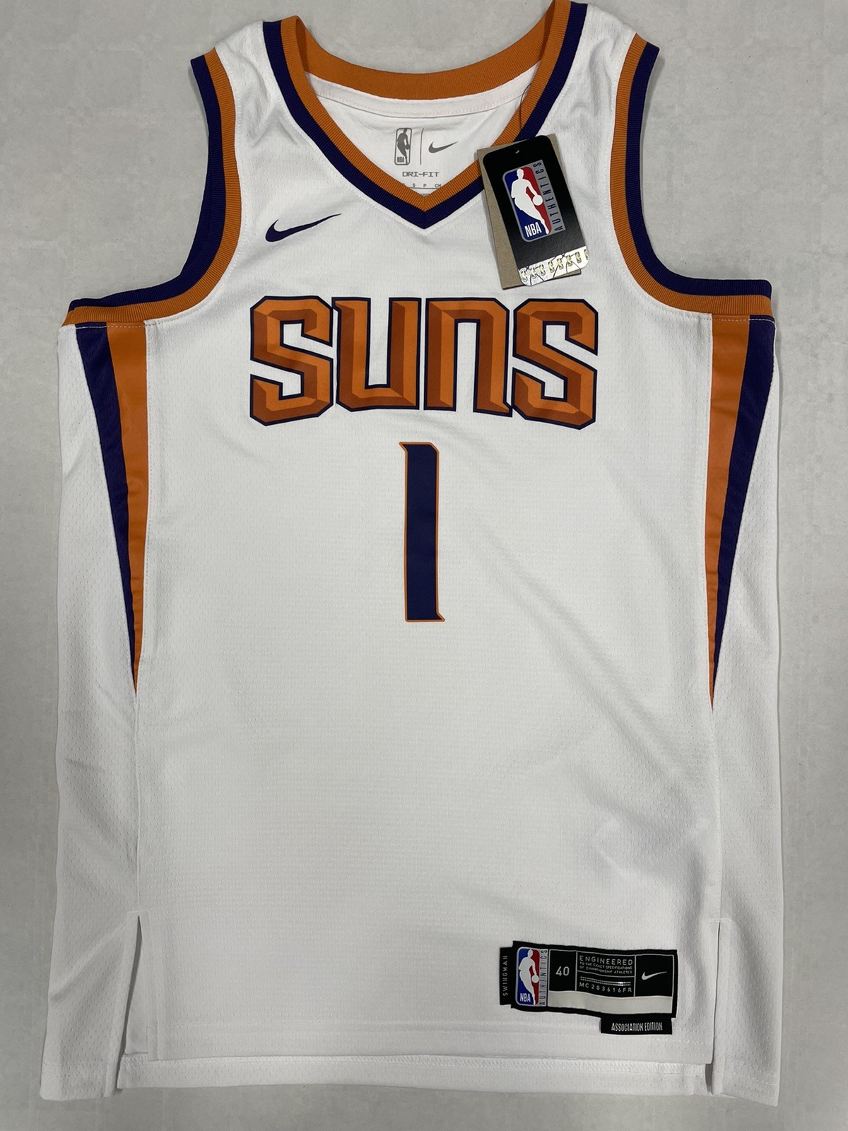 Maillot NBA Devin Booker Phoenix Suns look sportswear urbain Homme taille Small