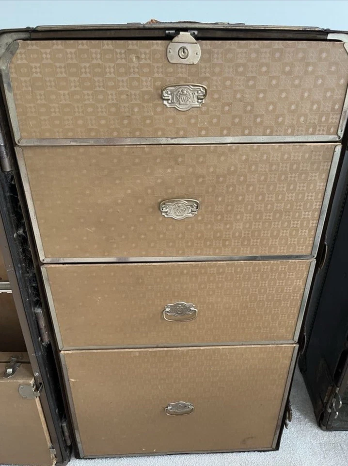 Antique Wheary Cushioned Top Vertical-Standing Wardrobe Steamer Trunk Tan, 1920s - Image 4 of 4