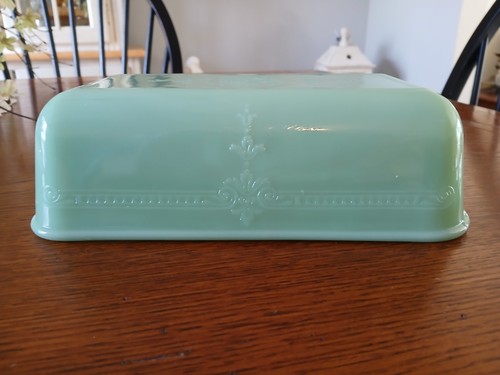 Vintage 1940's Fire King Jadeite Philbe Refrigerator Dish with Lid - Picture 7 of 11