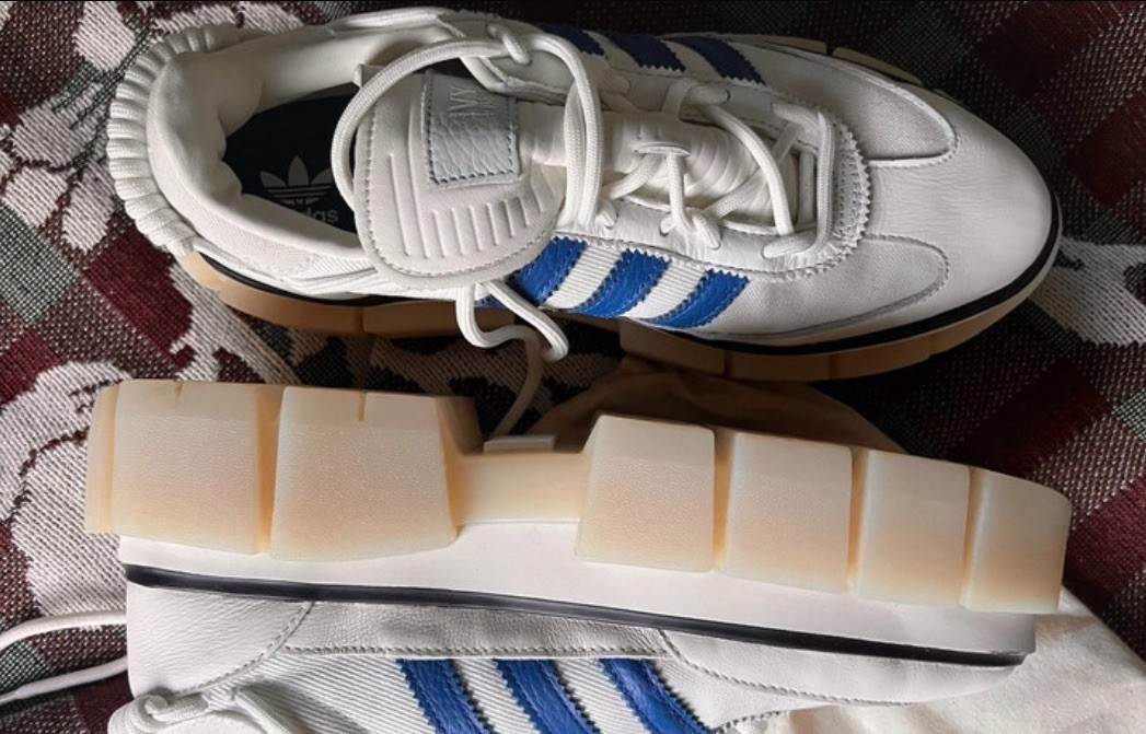 Seller photo, eBay