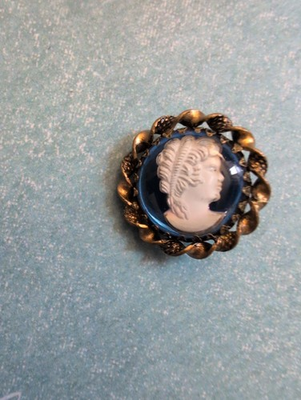 #ad Vintage West Germany Blue Glass Cameo Brooch Pin Brass Tone Twisted Frame $19.99