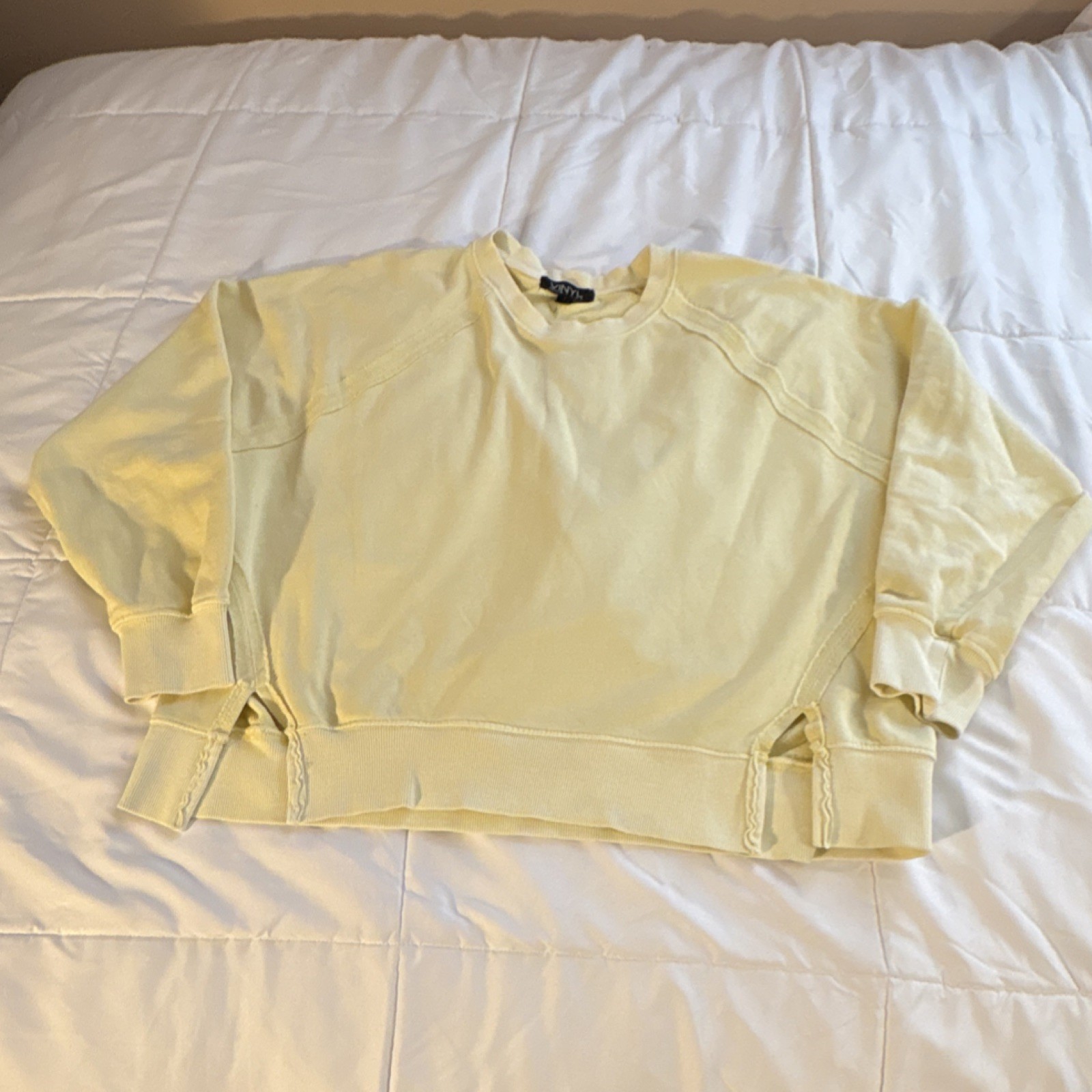 Vinyl Icons Women's Yellow Solid Pullover Sweatshirt Long Sleeve Crew Neck L