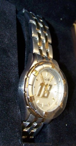RELOJ PULSERA GAME TIME NASCAR DAMAS MUJERES GERENTE GENERAL #18 BOBBY LABONTE NUEVO EN CAJA - Imagen 4 de 5