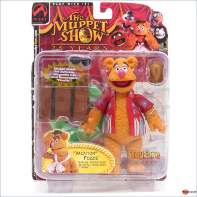 The Muppets Show - Vacation Fozzie Bear - ToyFare red shirt