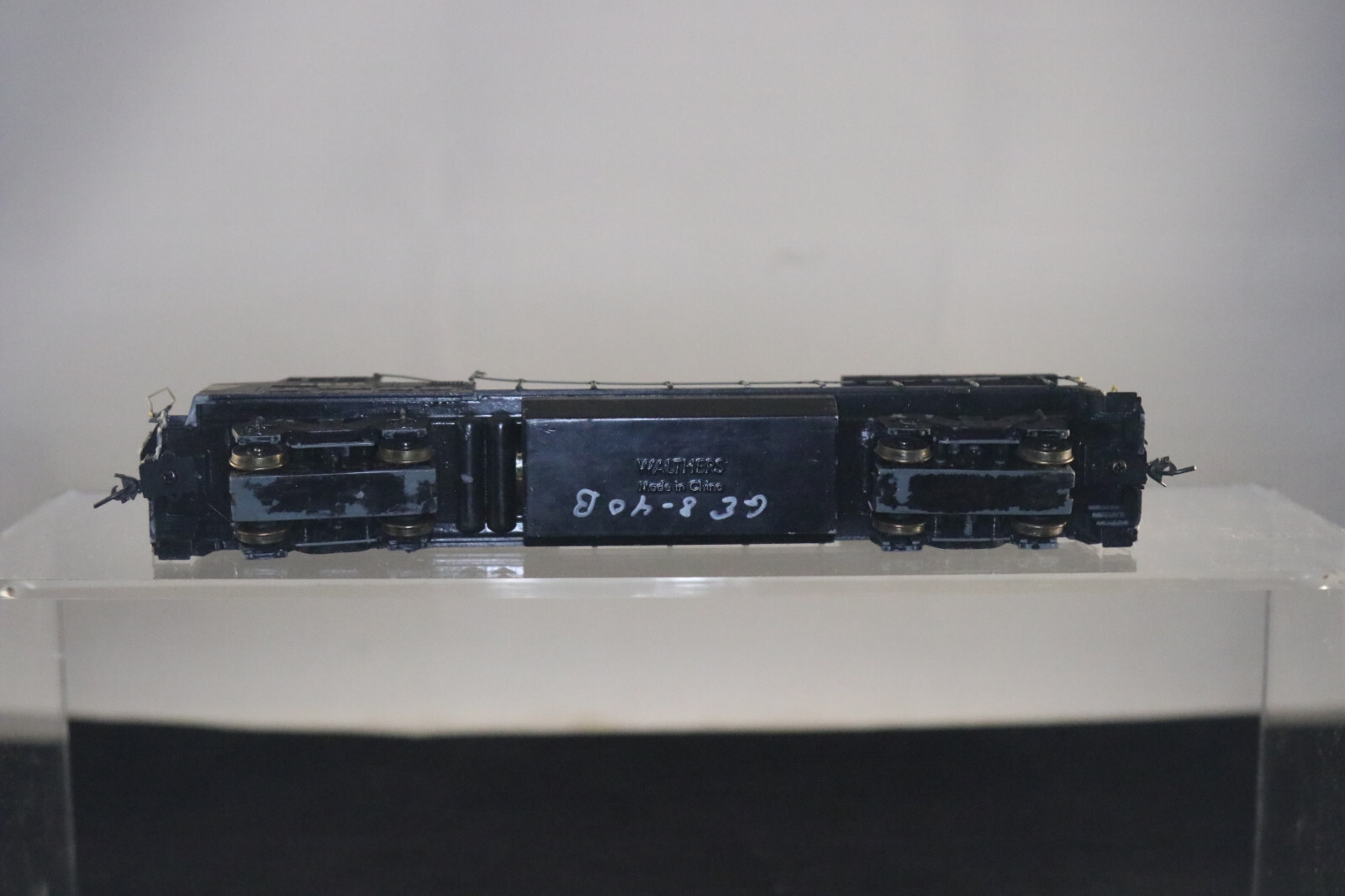 Walthers HO Scale Diesel Norfolk Southern 8892 For parts or