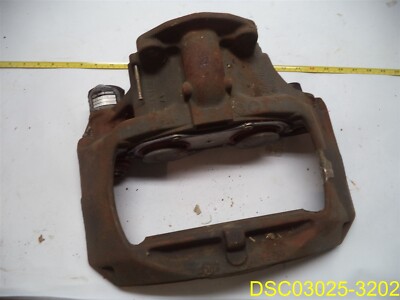 New with minor rust from sitting: KNORR-Bremse K003804 Air Disc Brake Caliper