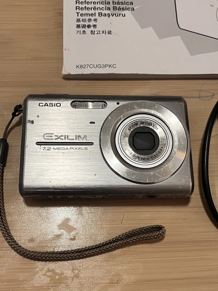 Casio Digital Camera Exilim EX-Z75 7.2MP Silver Tested Charger New Battery Book - Image 2 of 4