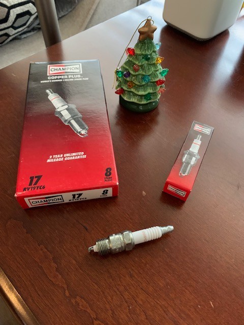 NOS set of 8 Champion Copper Plus Spark Plugs 17 RV19YC6