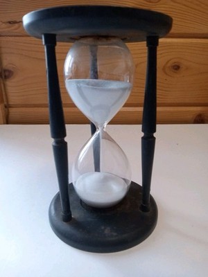 Vintage Metal & Glass  9 Minute  Hourglass Egg Timer 5.5'' X 3.5'' 