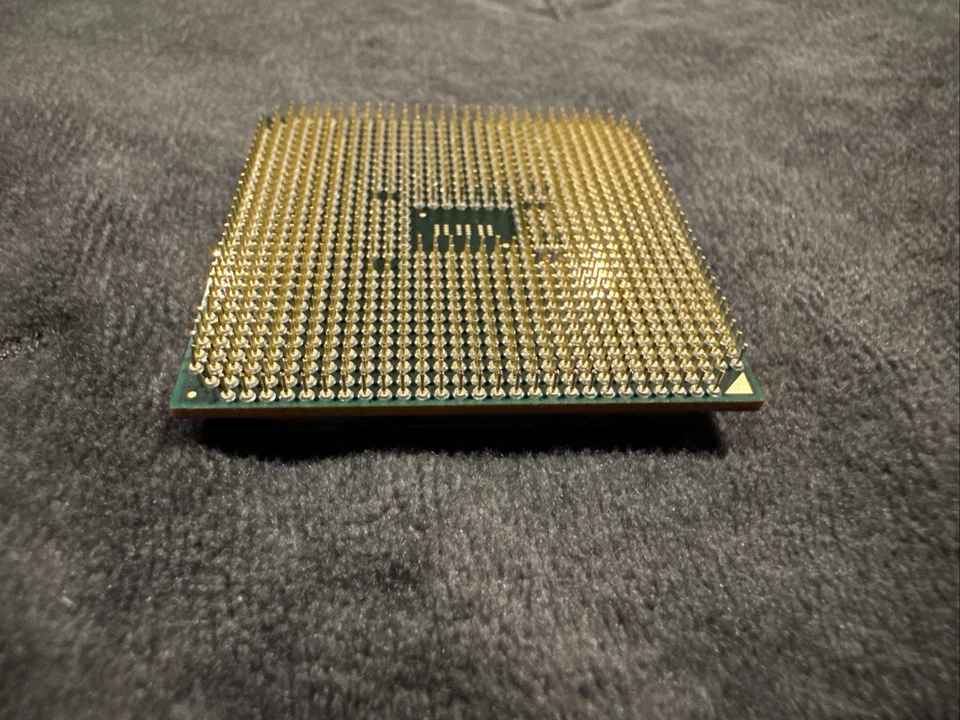 AMD Fusion A6-3650 2.6 GHz Quad-Core (AD3650WNZ43GX) Processor - Image 3 of 3