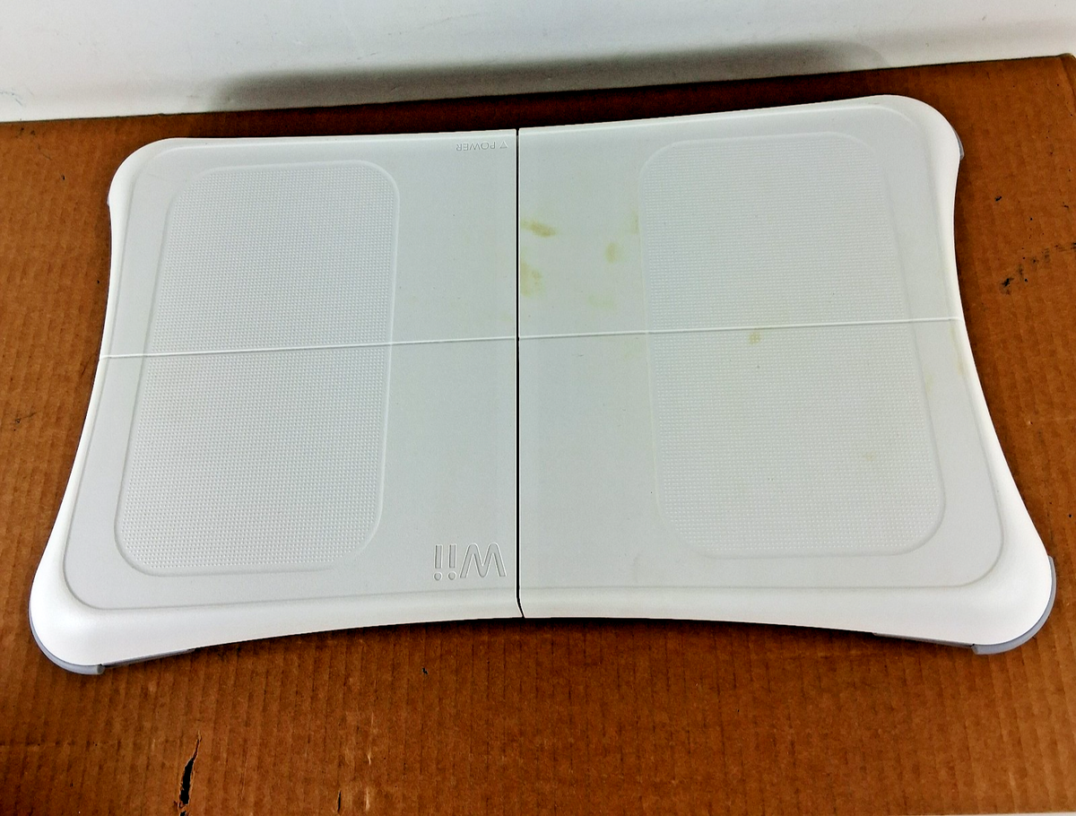 Nintendo Wii Fit Fitness Balance Board White RVL-021 Sports Games