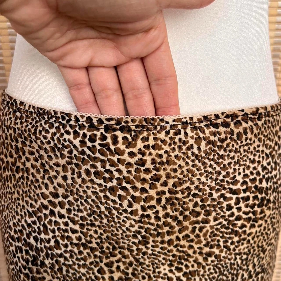 Falda midi vintage Y2K objetos necesarios estampado leopardo talla mediana aprox Foto 2 de 4