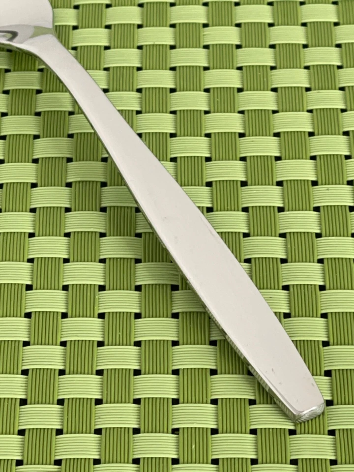 Tenedor de ensalada de acero inoxidable Nambe AIDAN 18/10 cubiertos brillantes B83G Foto 3 de 4